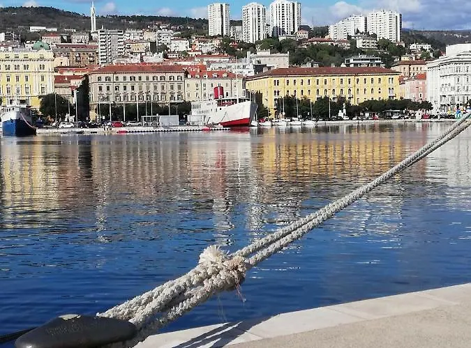 Opa Opa Appartement Rijeka